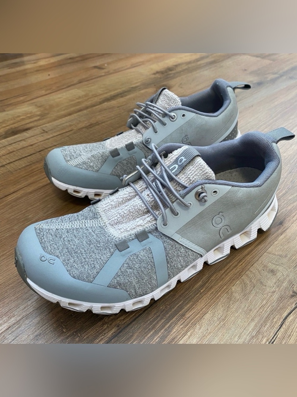On Running Cloud Terry Womens Grey Silver Sneakers Size 7